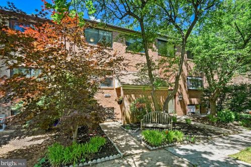 8975 Skyrock Ct, Columbia, MD 21046-1455