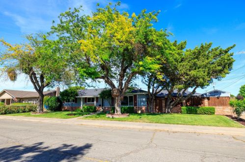 540 Camellia St, Turlock, CA 95380-4412