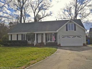 800 Fox Ridge Trl, Chesapeake, VA 23322-6506
