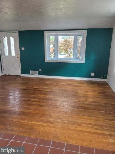 12708 Valleywood Dr, Silver Spring MD  20906-4162 exterior