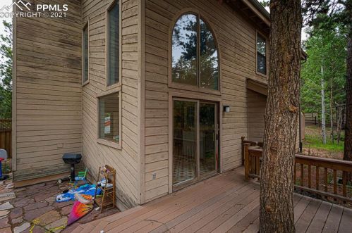 2730 Sunnywood Ave, Woodland Park CO  80863-9401 exterior