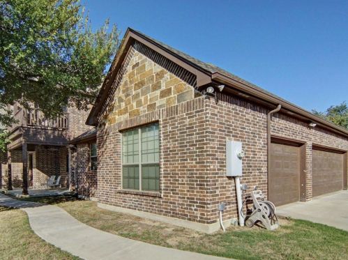 1703 Adams Ln, Azle, TX 76020-1851