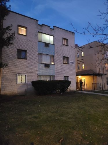 1628 Touhy Ave, Chicago, IL 60626-2544