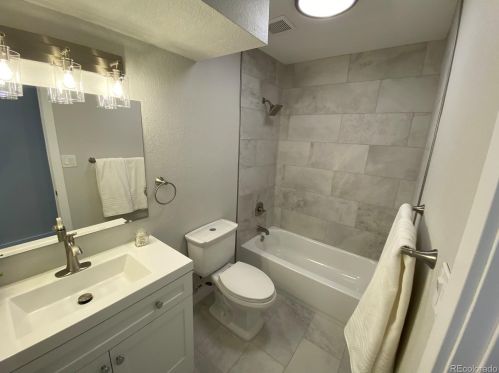 6244 Niagara Way, Englewood CO  80111-4454 exterior