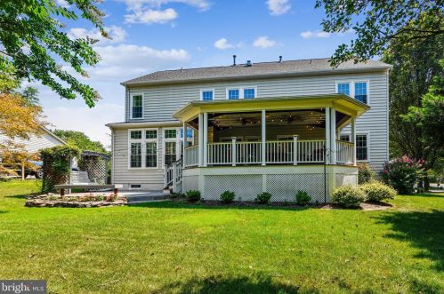 7742 Royal Sydney Dr, Gainesville VA  20155-2867 exterior