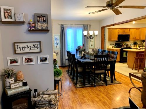 1516 Woodland Dr, Sycamore IL  60178-1042 exterior