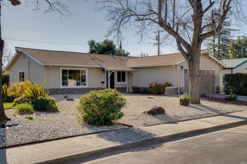 136 Olympic Cir, Vacaville, CA 95687-3306
