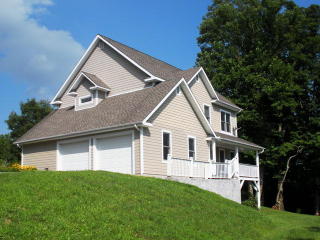225 Touchdown Dr, Boone, NC 28607-9499