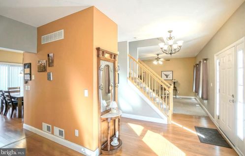 644 Whitehorse Hamilton Square Rd, Trenton, NJ 08610-2306