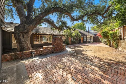 3855 Altura Ave, Glendale CA 91214-3456 exterior