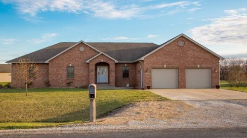 6716 Tower Heights Rd, Virden, IL 62690-9730
