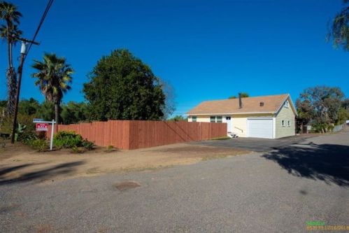 2150 Catalina Ave, Vista CA  92084-4805 exterior