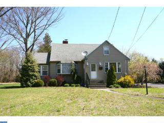 203 4th St, Elm, NJ 08037-1922