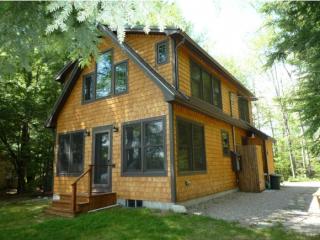 271 Governor Wentworth Hwy, Tuftonboro, NH 03853-6052