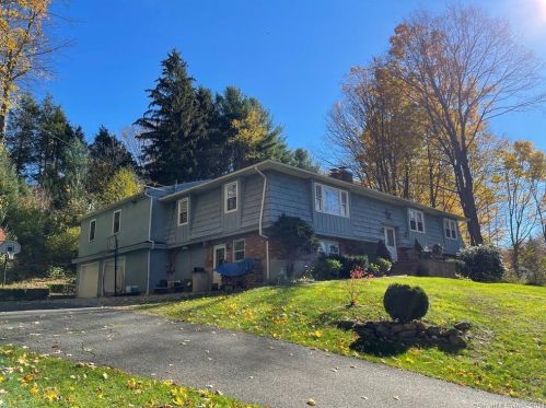 1053 Middlebury Rd, Waterbury, CT 06762-2406