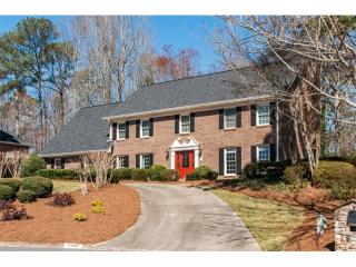 1340 Treebrook Ct, Roswell, GA 30075-1827