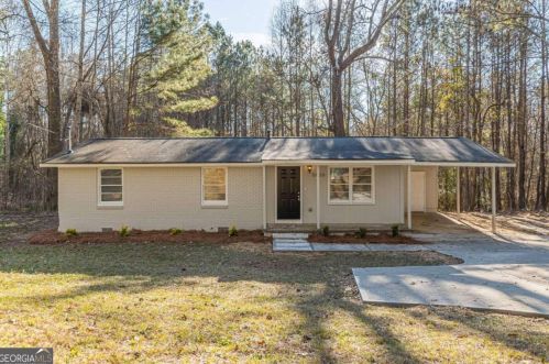 5820 Miles Rd, Atlanta GA  30349-1276 exterior