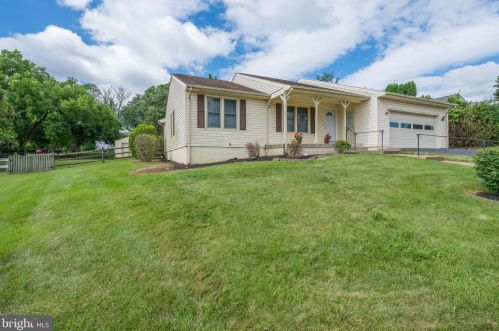 201 Stratford Pl, Leesburg, VA 20175-3846