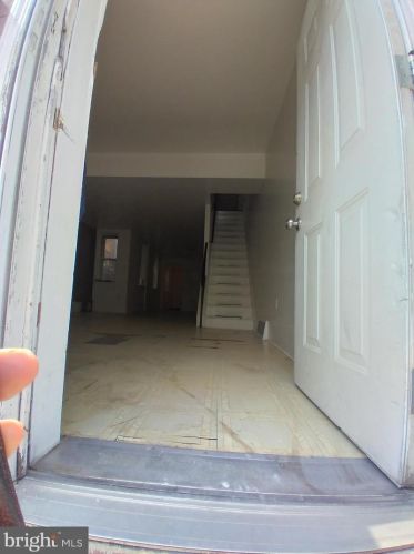 2818 9th St, Philadelphia, PA 19133-2042