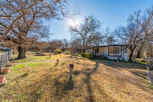 6099 Rolling Meadow Trl, Fort Worth TX  76135-5242 exterior