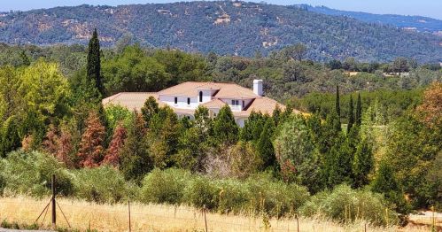 8560 Bar Crest Dr, Swansboro Country, CA 95667-9625
