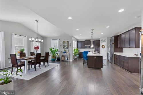 402 Chickamauga Dr, Harpers Ferry WV  25425 exterior