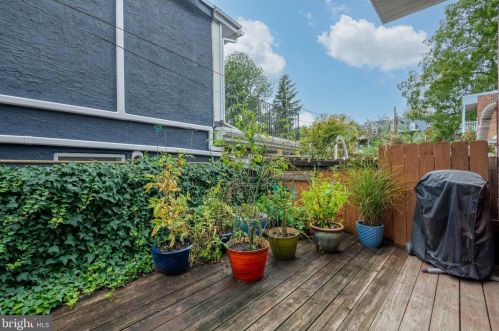 232 Walnut St, Lancaster PA  17602-2342 exterior