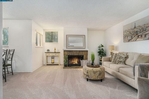 1038 Maywood Ln, Pacheco, CA 94553-4166