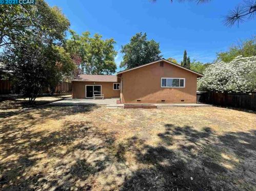 589 Maureen Ln, Concord CA  94523-2758 exterior