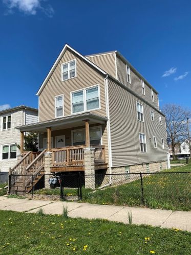 9263 Calumet Ave, Chicago, IL 60619-7303