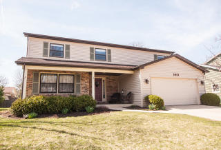 2413 Newport Dr, Naperville, IL 60565-3166