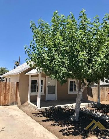 326 E St, Taft, CA 93268-4406