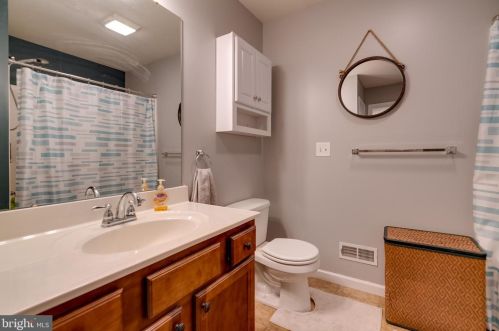 239 Railroad Ave, Ephrata PA  17522-2327 exterior