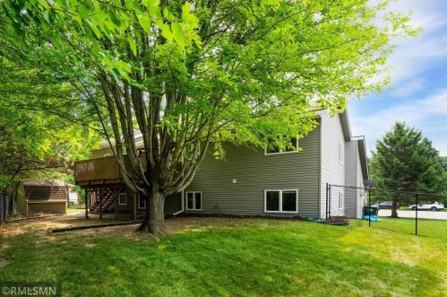 3865 Cinnabar Dr, Saint Paul MN  55122-1614 exterior