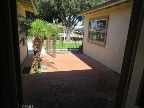 4052 Overland St, Riverside CA  92503-4039 exterior