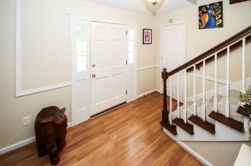 1678 Rangewood Dr, Lilburn, GA 30047-4556