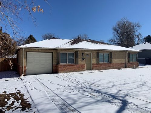 1190 Quentin St, Denver, CO 80011-6314
