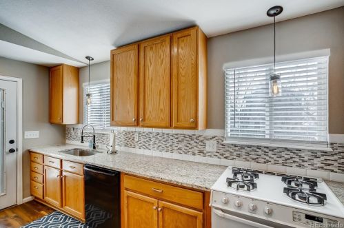 4648 Pagosa Way, Aurora CO 80011-4930 exterior