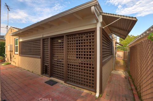 1205 Cleveland Rd, Glendale CA  91202-2602 exterior