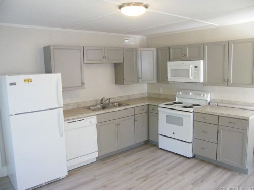 91 Bridge St, Deep River CT  06417-1741 exterior