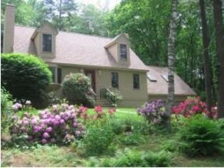 9 Anthony Dr, Londonderry, NH 03053-3146