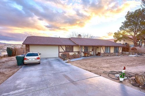 26621 Lakeview Dr, Helendale, CA 92342-7805
