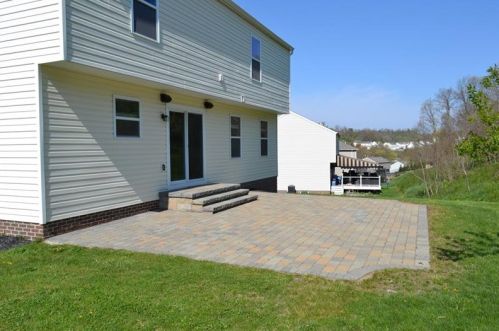 340 Monteverdi Dr, Noblestown, PA 15071-1758