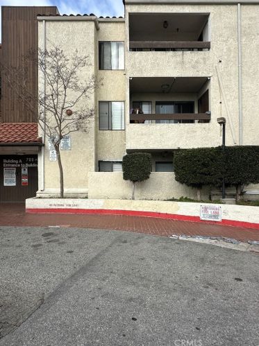 700 3rd St, Santa Ana, CA 92701-5485