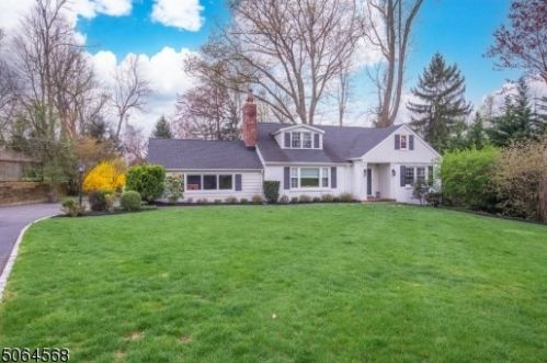 6 Turtle Rd, Morristown, NJ 07960-6152