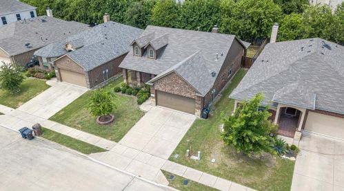 6673 Friendsway Dr, Fort Worth TX  76137-7541 exterior