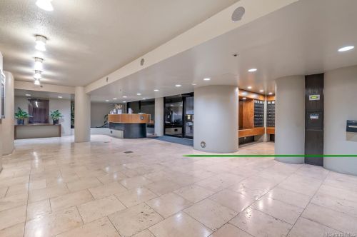 60 Beretania St, Honolulu HI  96817-4752 exterior