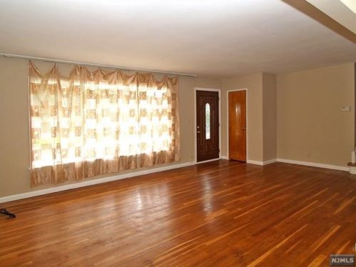 78 Delong Ave, Dumont, NJ 07628-1209