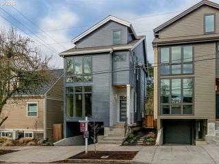 8035 6th Ave, Portland OR  97202-6402 exterior