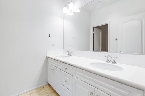 61 Nature, Irvine CA  92620-3827 exterior